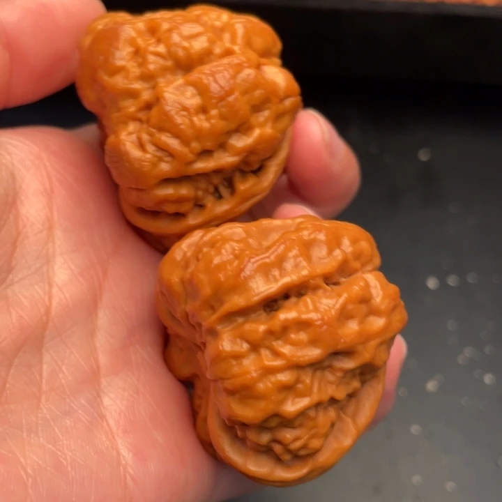 秦岭野生文玩核桃