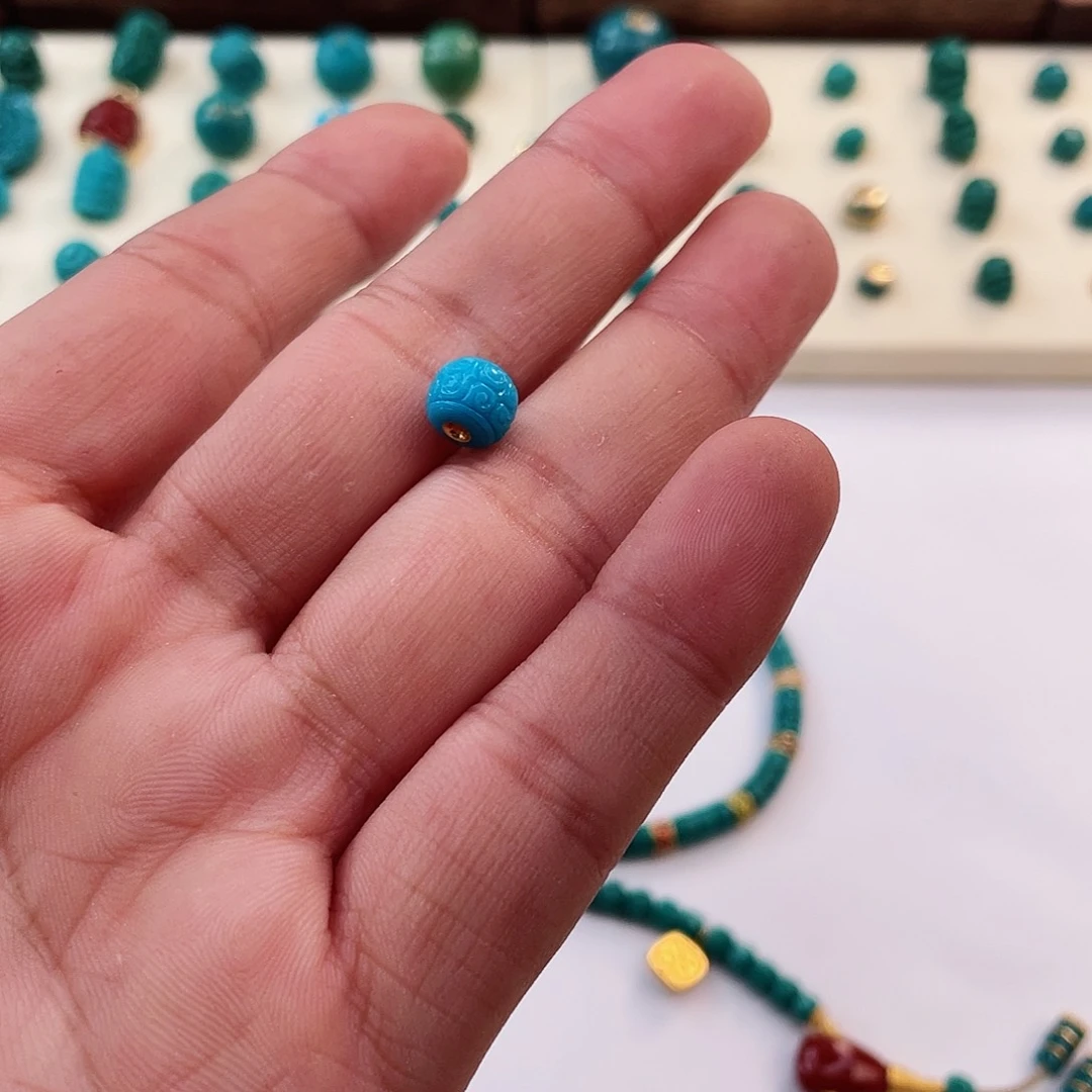 绿松石颈饰未镶嵌