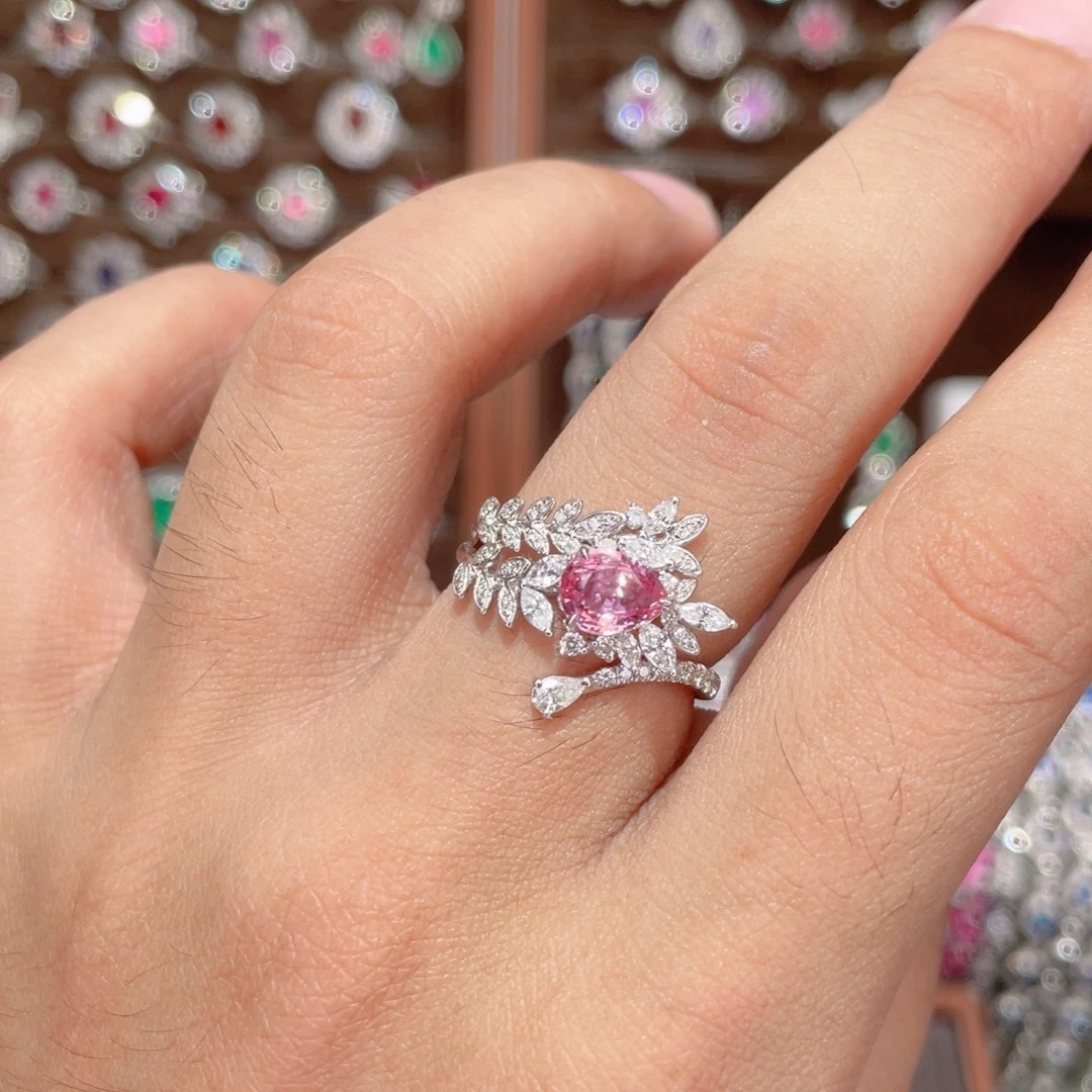 戒指彩色蓝宝石18K金镶嵌1.06ct 无烧帕帕