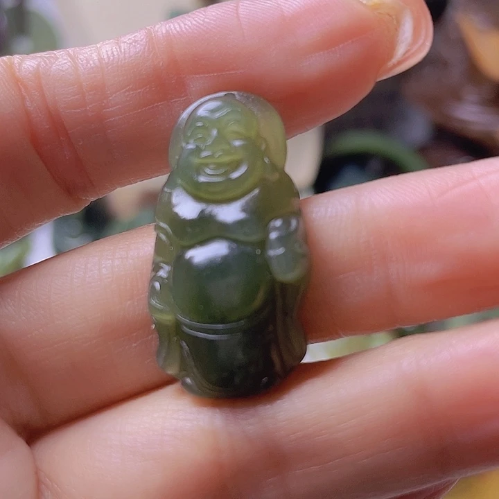 未镶嵌岫岩河磨玉（透闪石质玉）把件