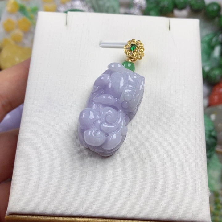 翡翠未镶嵌吊坠(赠链)