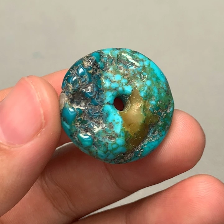 绿松石未镶嵌颈饰