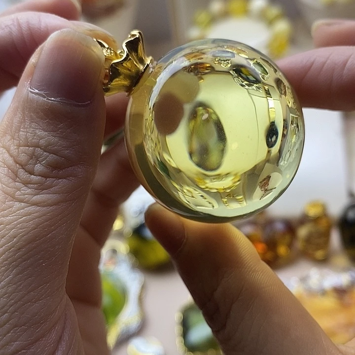 琥珀未镶嵌颈饰琥珀吊坠