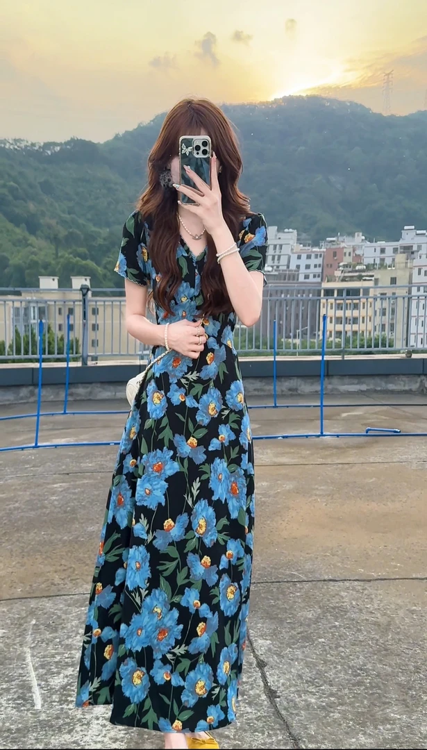 复古温柔风时尚长裙V领女装夏季碎花收腰显瘦修身连衣裙子9101