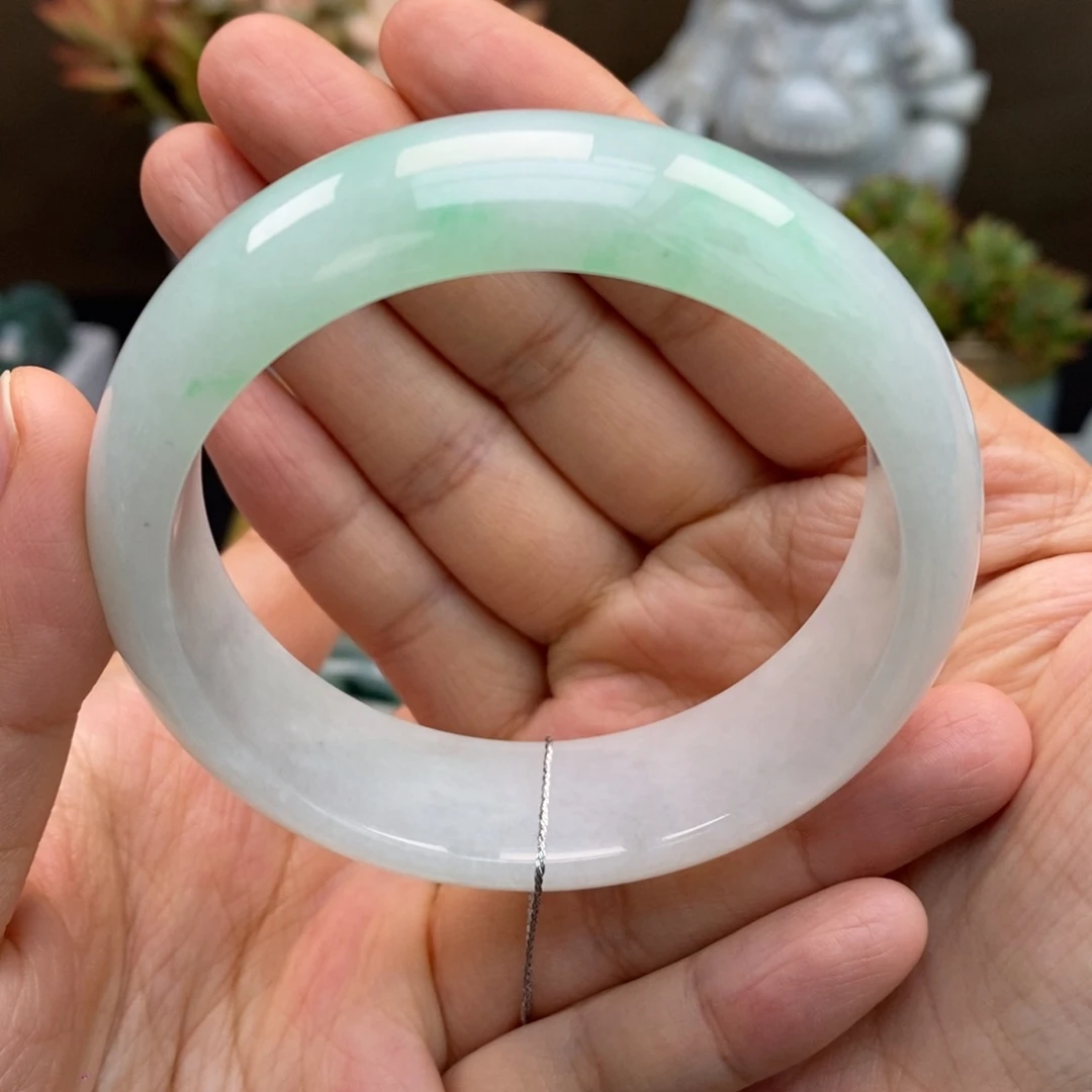 翡翠手镯未镶嵌天然