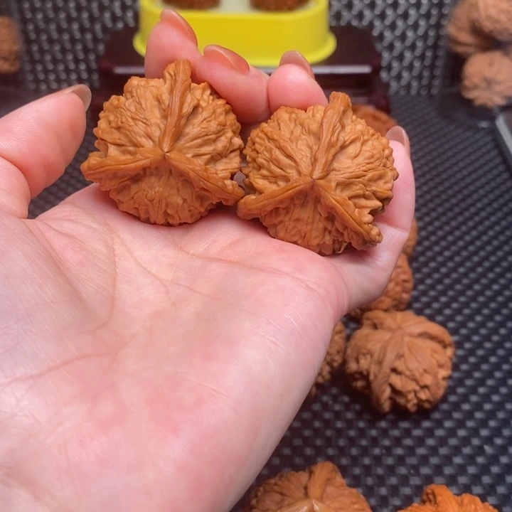 文玩核桃吊坠盘山奔