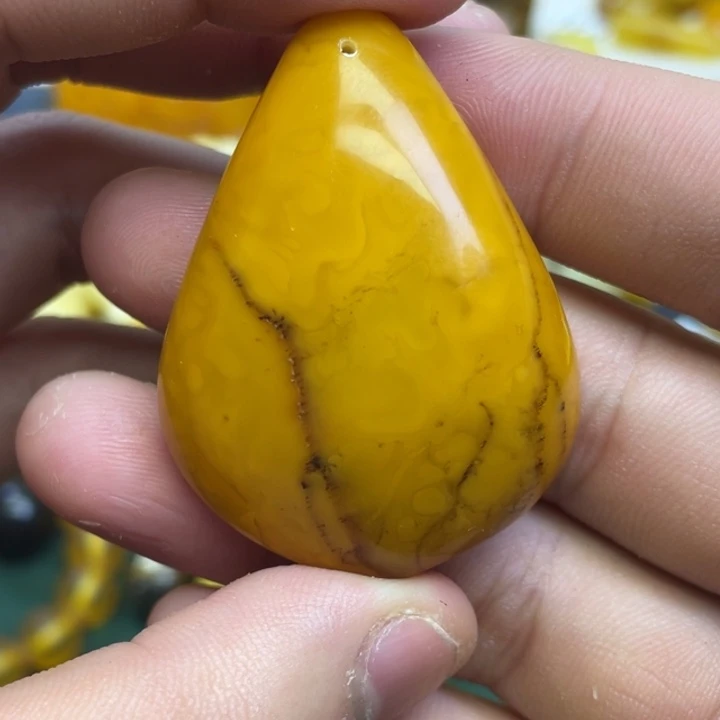 琥珀未镶嵌珠宝奇石