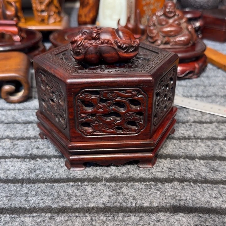 博***爱工艺品的销售收入达到