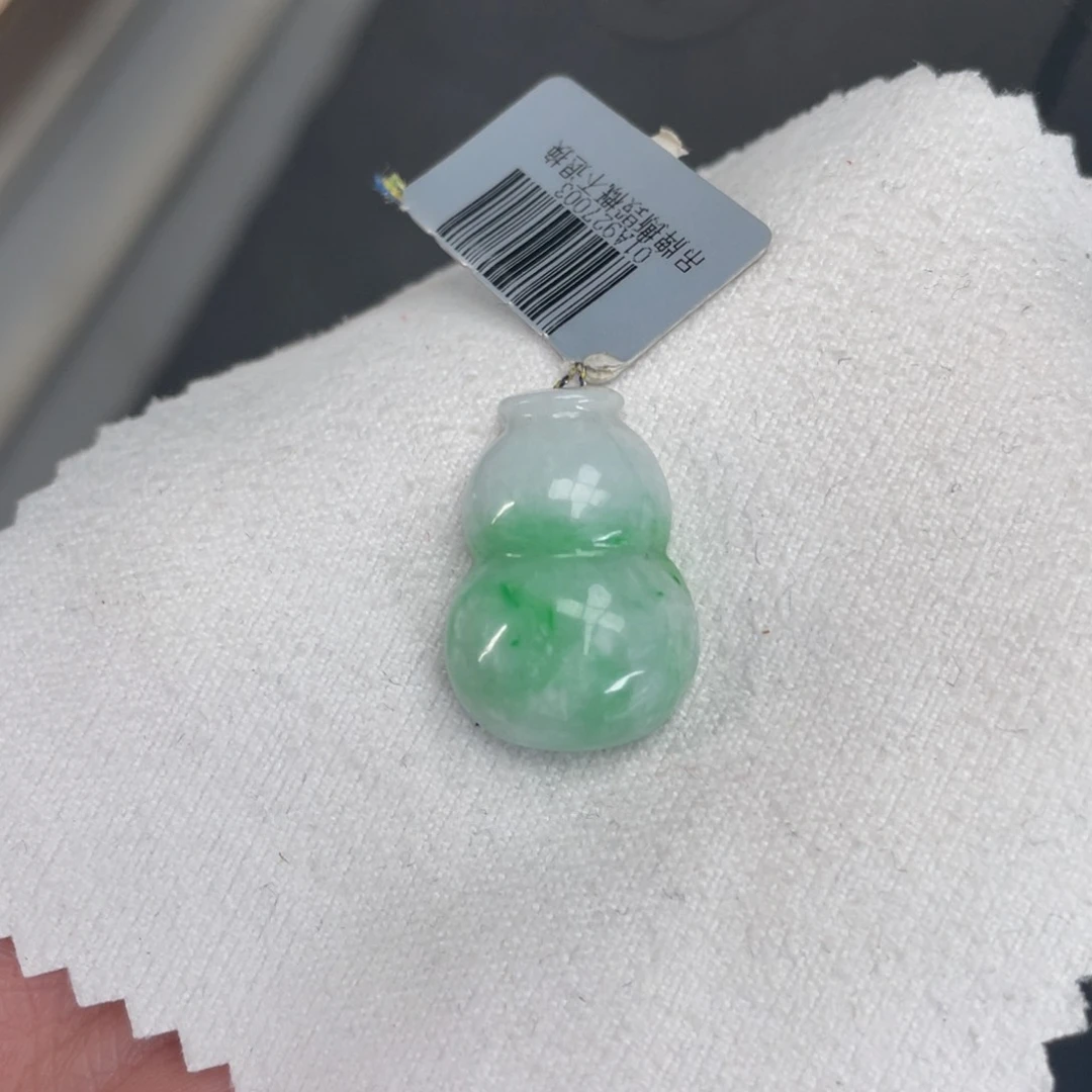 翡翠颈饰未镶嵌葫芦