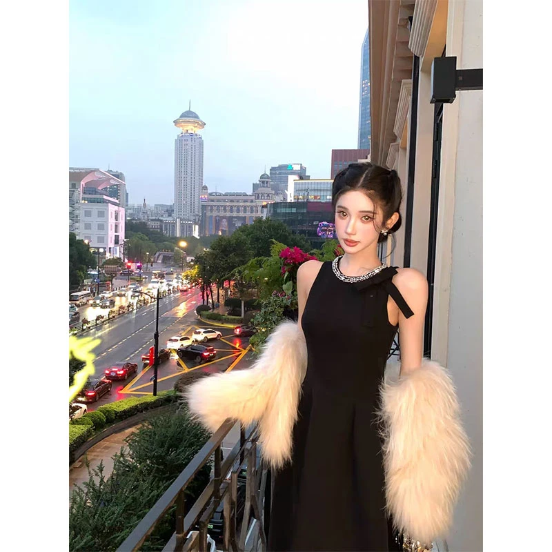 2025秋季新款ins法式复古名媛风环保毛毛短外套女+镶钻长款连衣裙