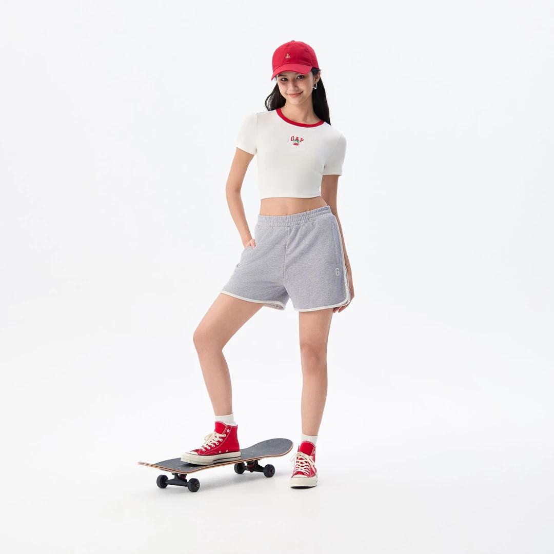 Gap女装2025新款logo撞色织带松紧腰短裤宽松美式休闲DR 765075