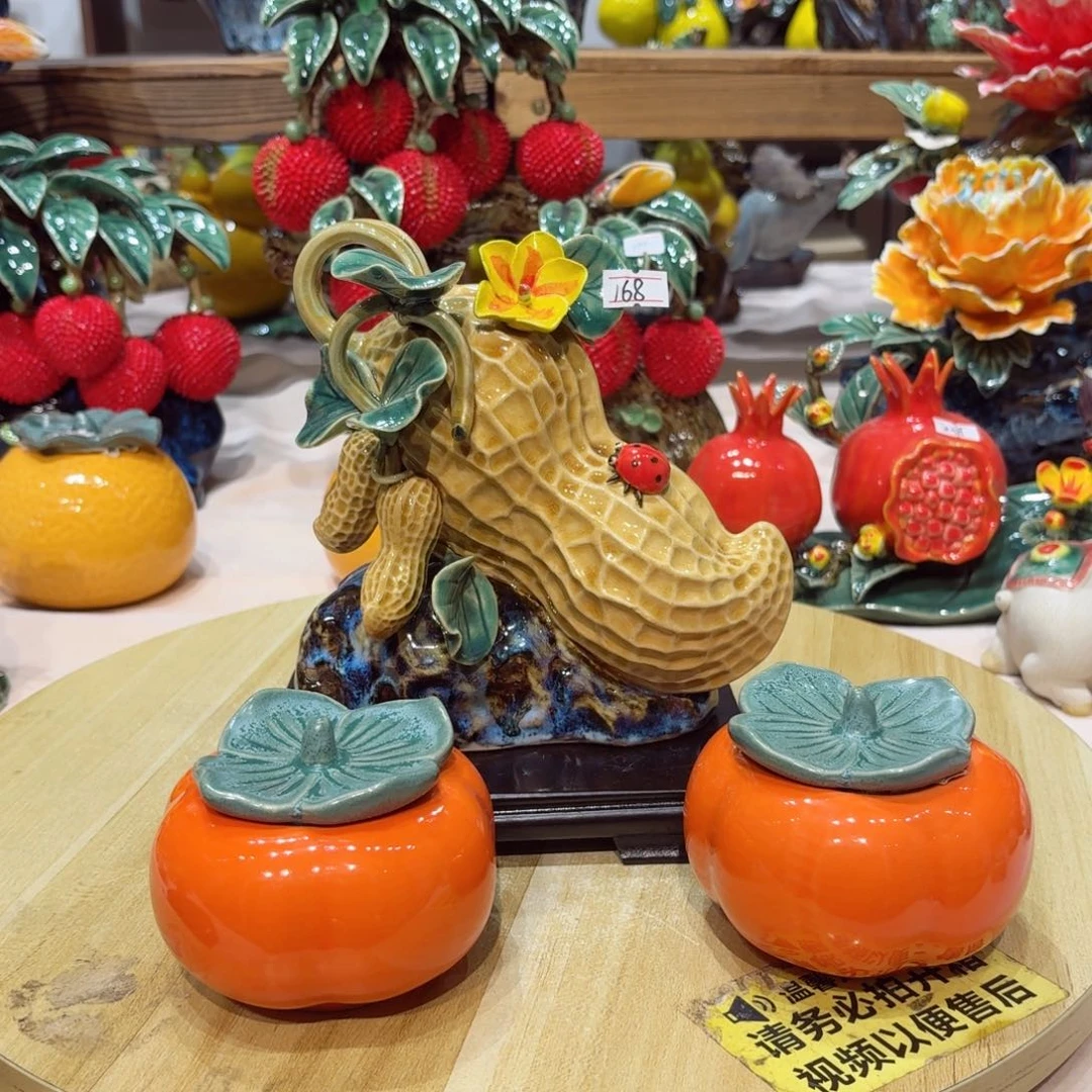 陶瓷好事发生摆件