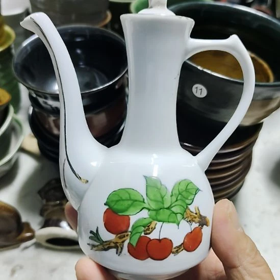 瓷片五厂，七厂，瓷器摆件，瓷片！都有微瑕疵。