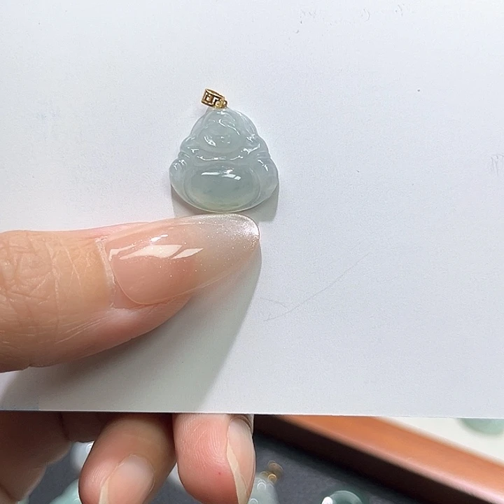 颈饰18K金镶嵌翡翠