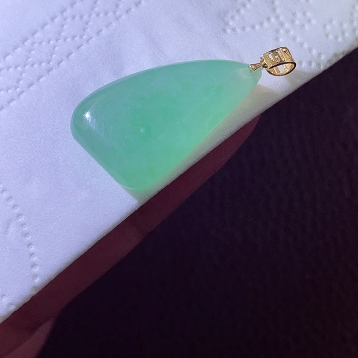 颈饰18K金镶嵌翡翠翡翠