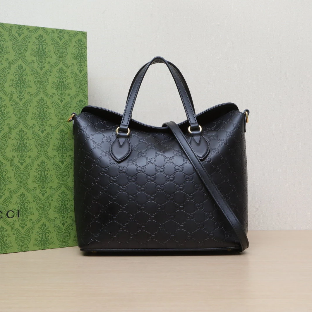 95新 GUCCI/古驰 【黑黑】黑色 皮革C 金扣 GG 压纹 斜挎包