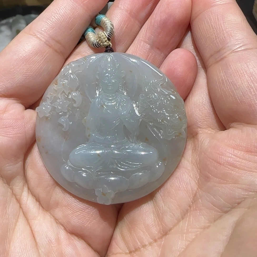 颈饰未镶嵌翡翠。。
