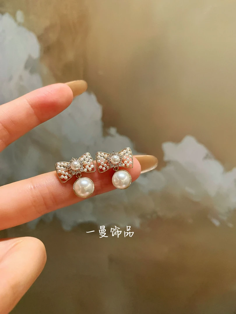 铜合金仿珍珠耳饰 柔美镂空蝴蝶结珠珠吊坠耳钉MZ4133