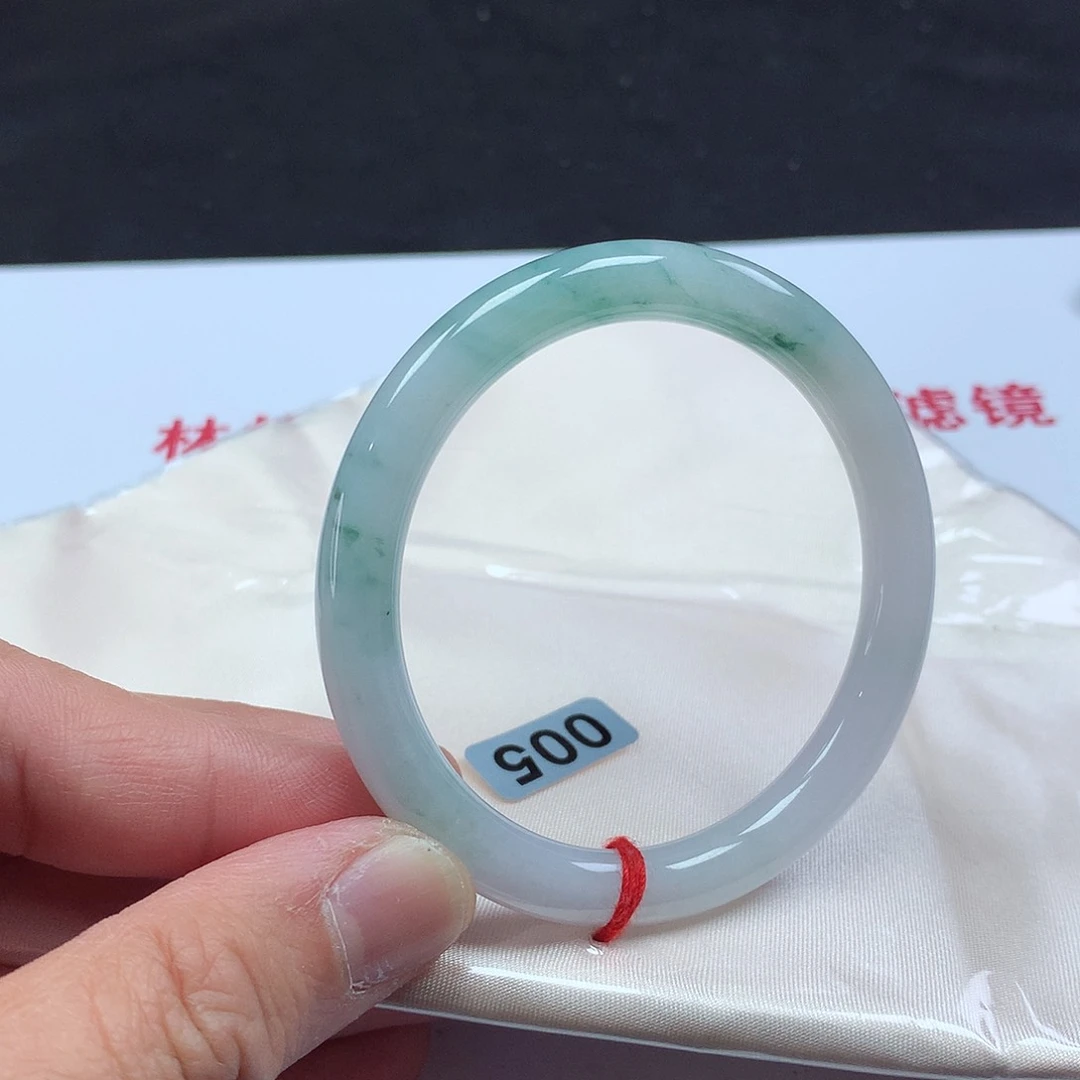 翡翠手镯未镶嵌53圆条