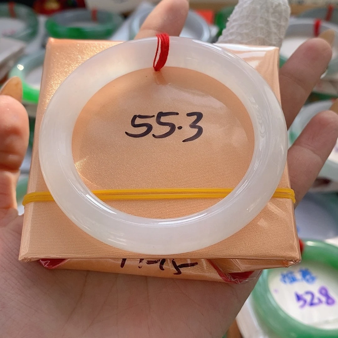 翡翠手镯未镶嵌手镯