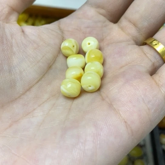 蜜蜡未镶嵌裸石多样性发货其二