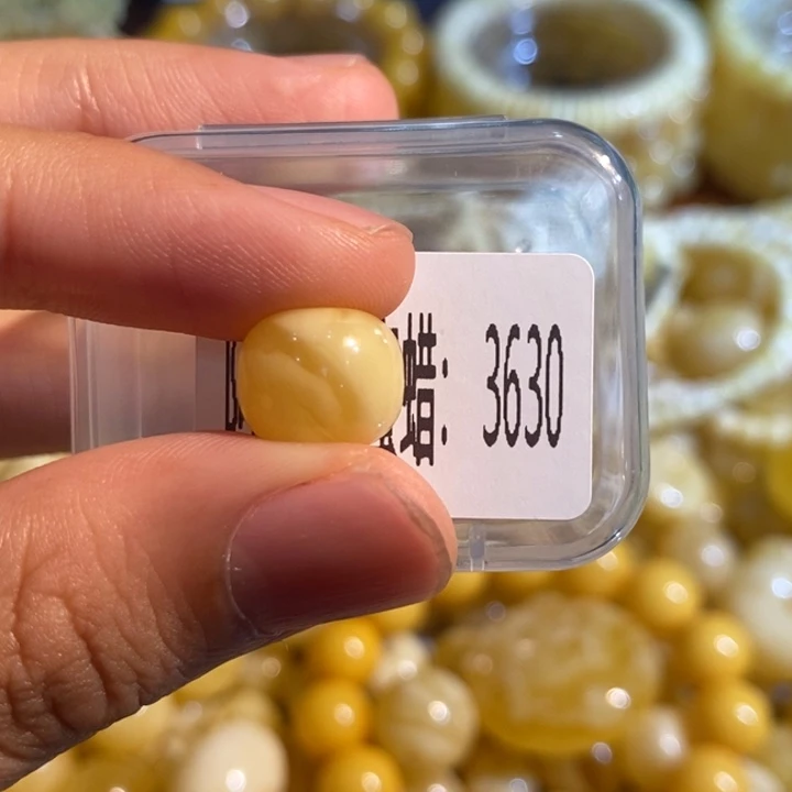 琥珀未镶嵌珠宝奇石3630