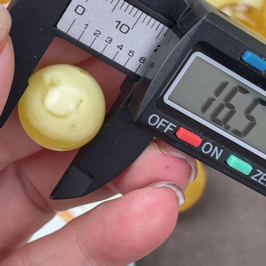 未镶嵌蜜蜡裸石707