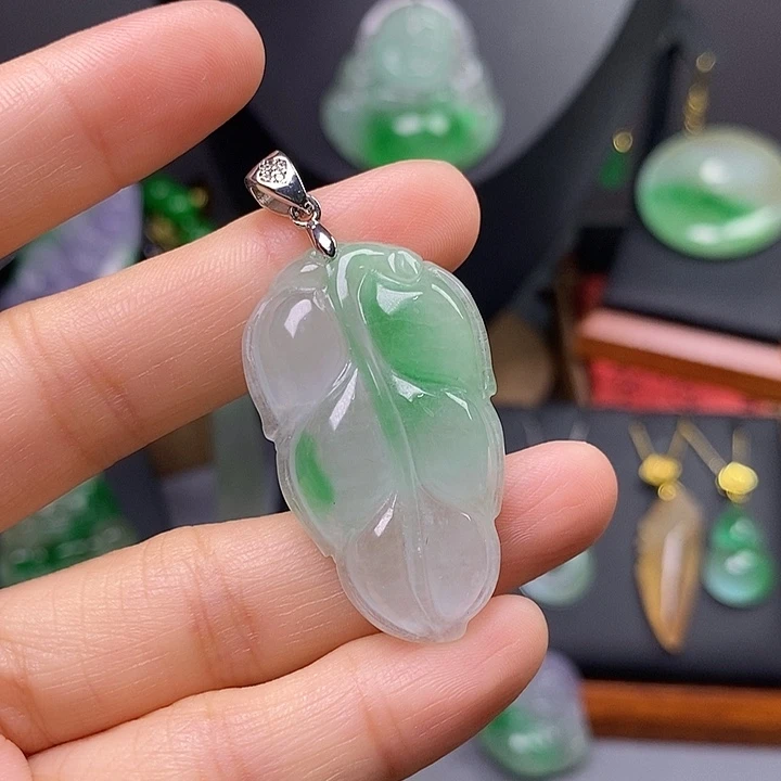 颈饰未镶嵌翡翠吊坠