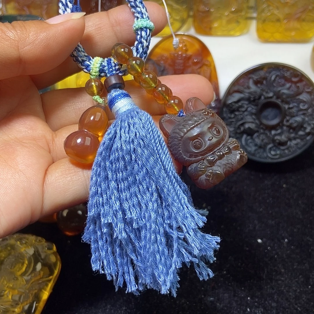 琥珀未镶嵌颈饰缅甸天然琥珀吊坠