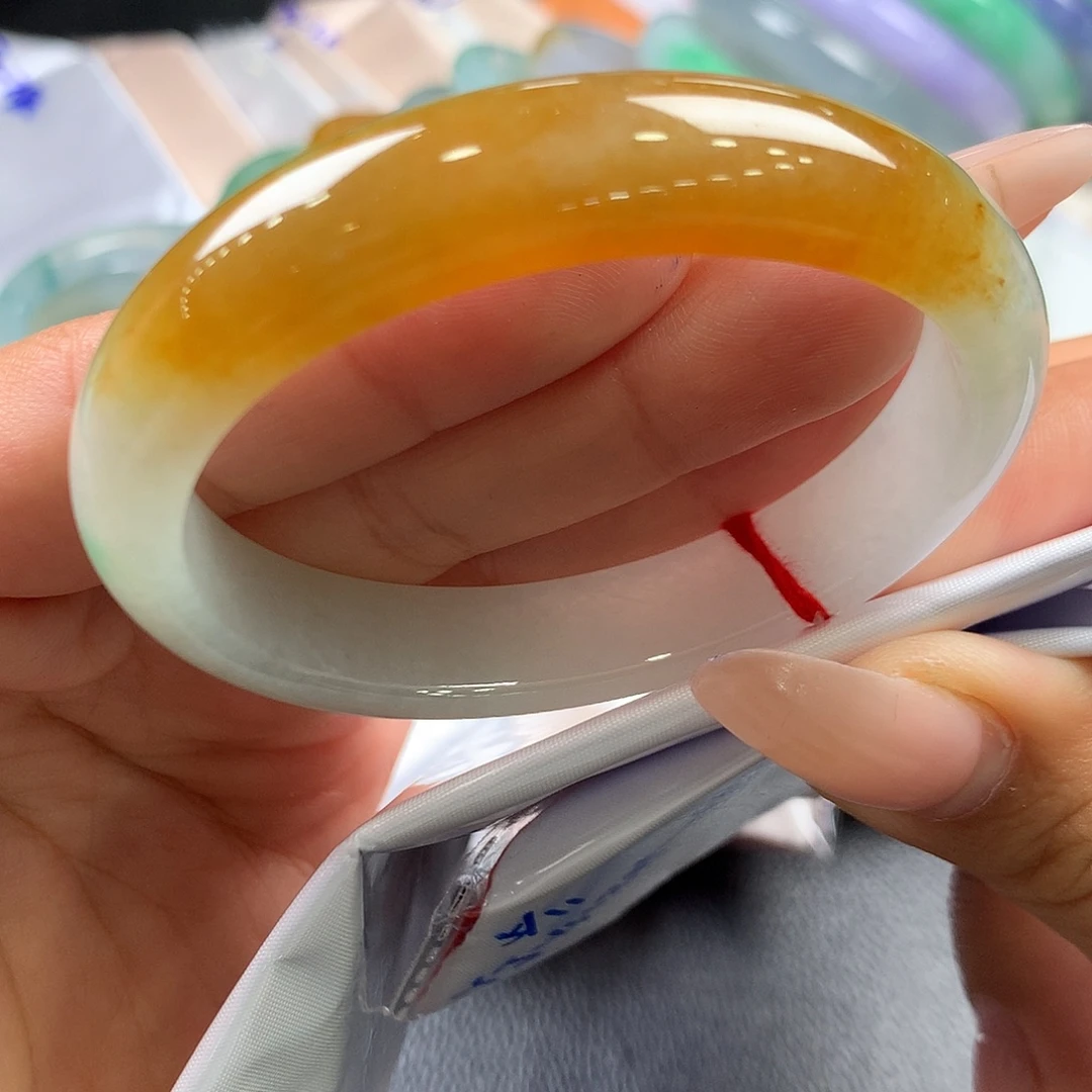 翡翠未镶嵌手镯（贵妃镯）15号