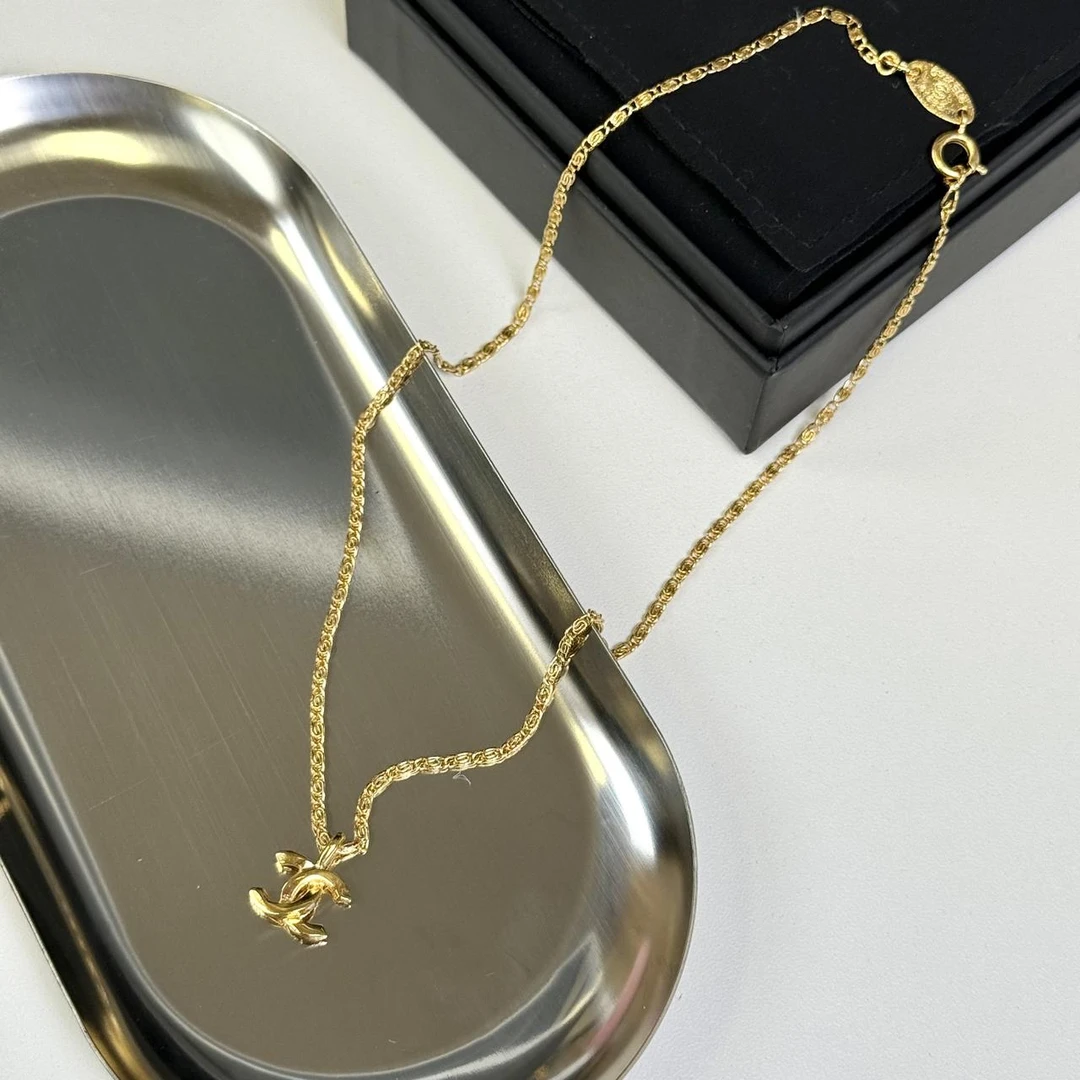 Chanel1982双C吊坠素金小项链
