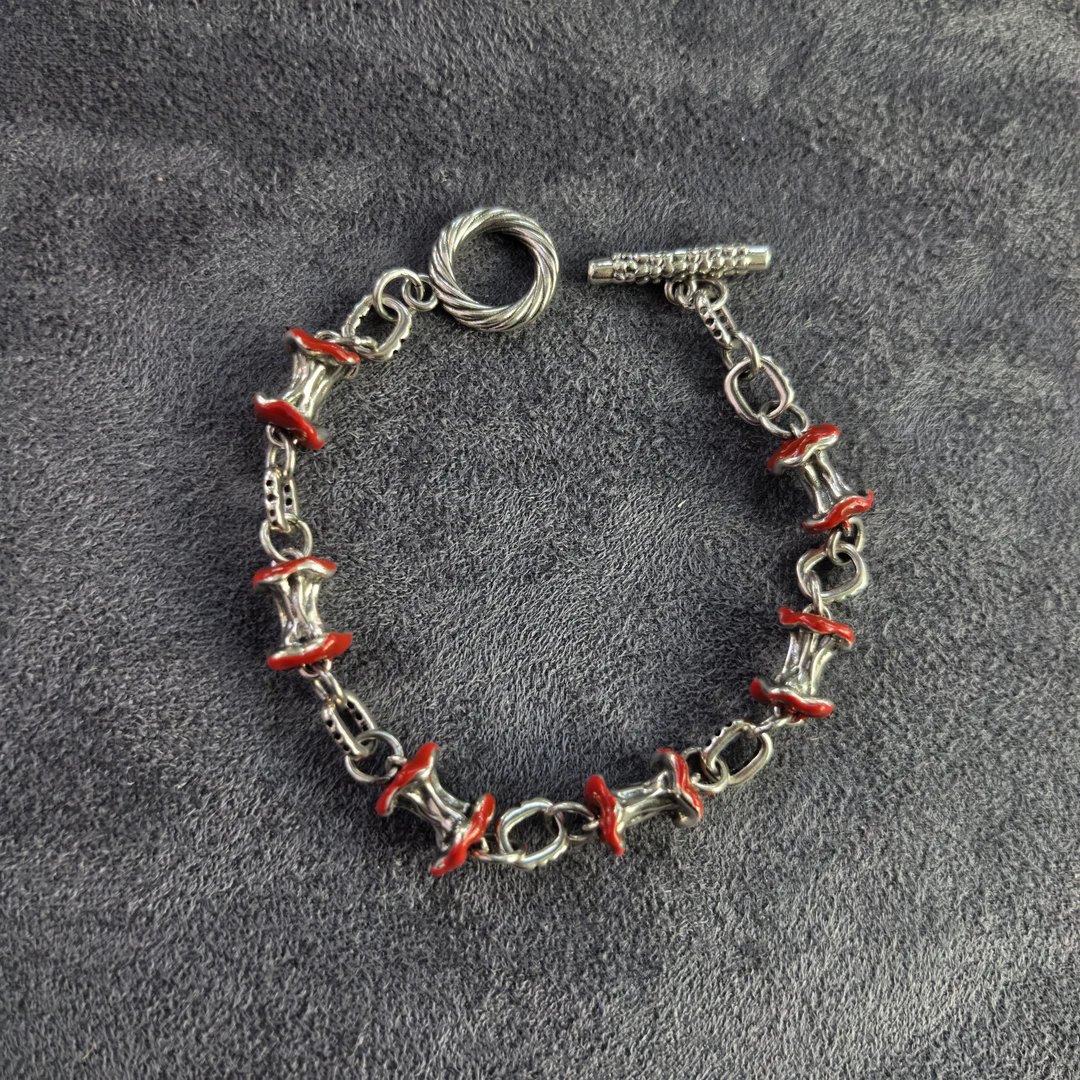 C594红色苹果复古做旧OT扣手链
