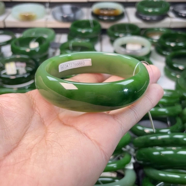 和田玉（碧玉）手镯未镶嵌