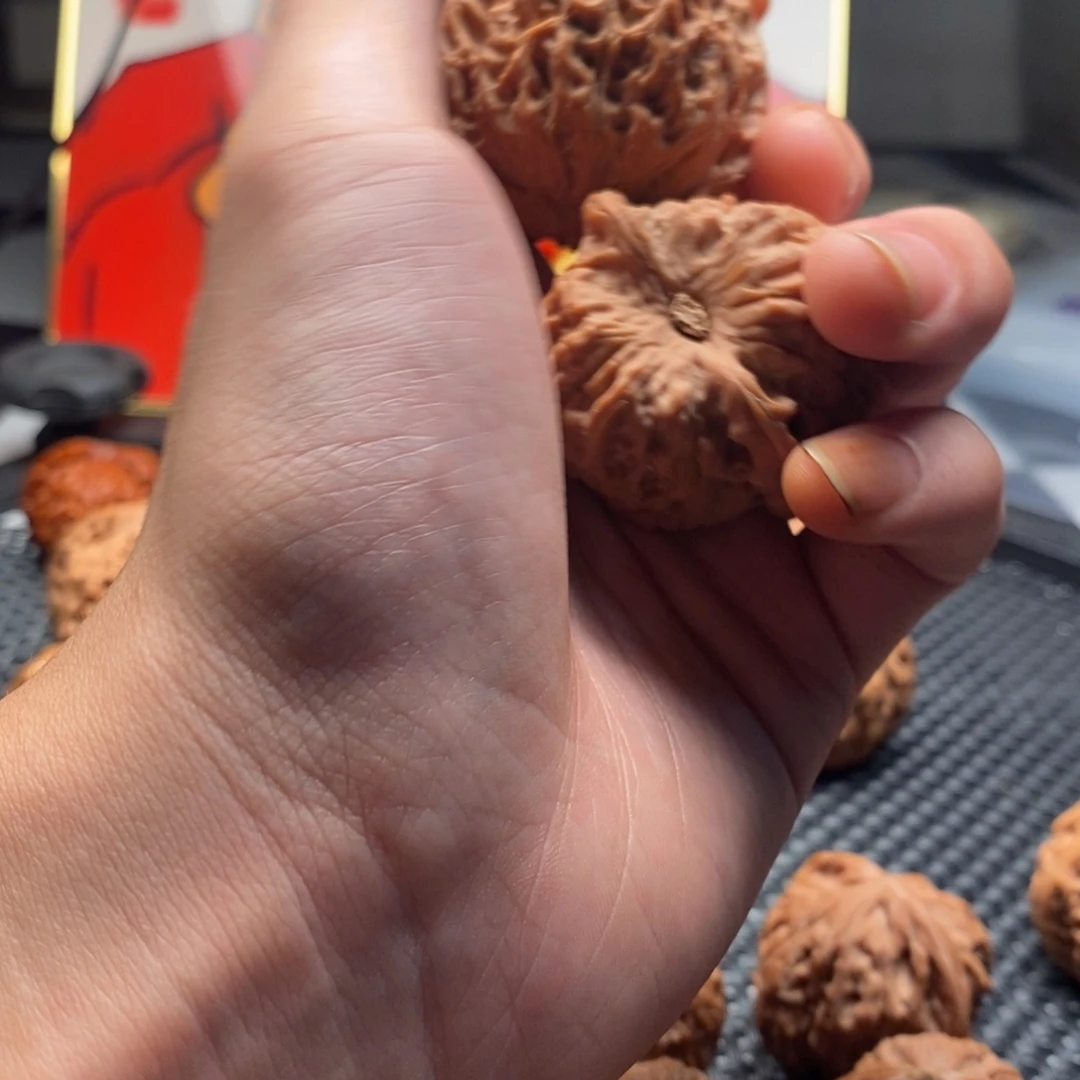 叮***室文玩核桃精品对血麒麟