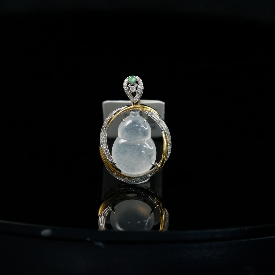 33天然缅甸翡翠A货18k葫芦/400108/上海嘉禾拍卖