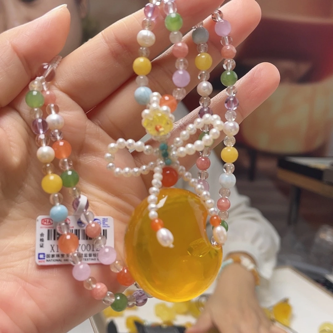 琥珀未镶嵌裸石吊坠