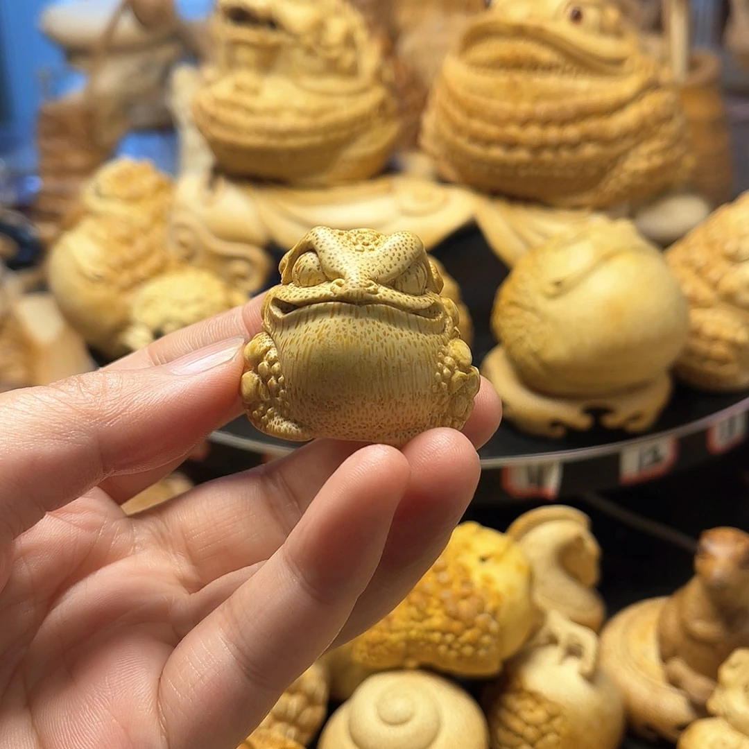 ****哥竹根雕一小把抓金蟾