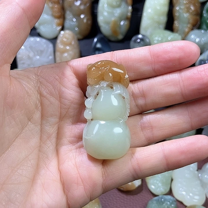 颈饰未镶嵌和田玉