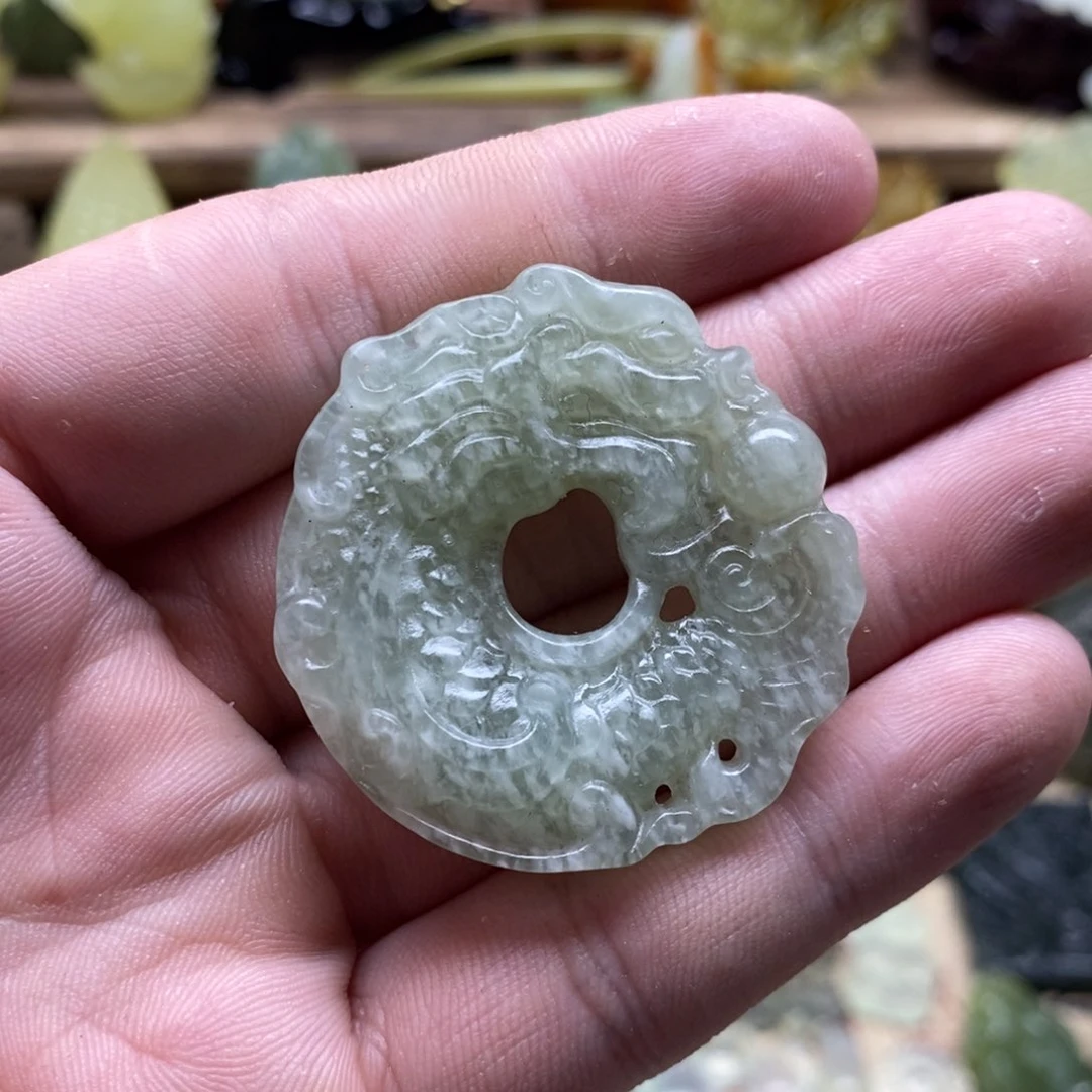 岫玉未镶嵌龙扣吊坠