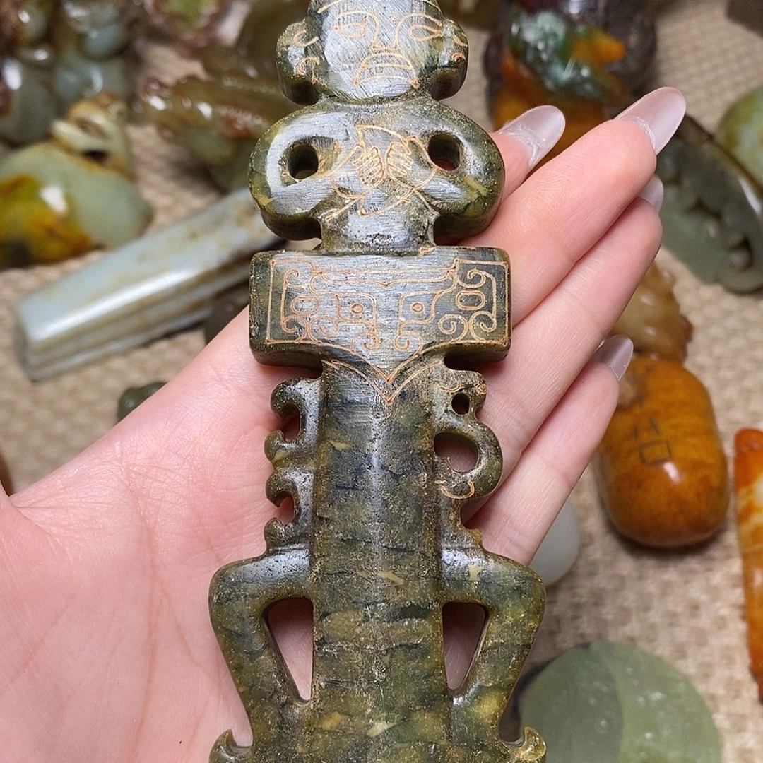 未镶嵌蛇纹石玉颈饰