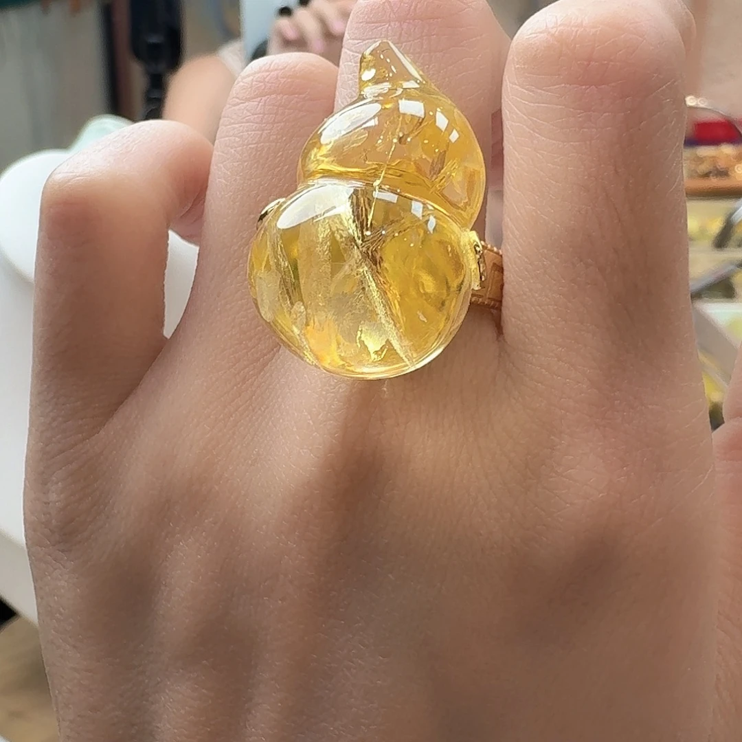 琥珀未镶嵌颈饰戒指