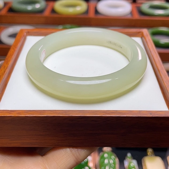 和田玉手镯55.3未镶嵌