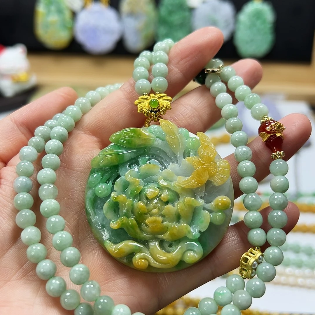 翡翠未镶嵌颈饰吊坠