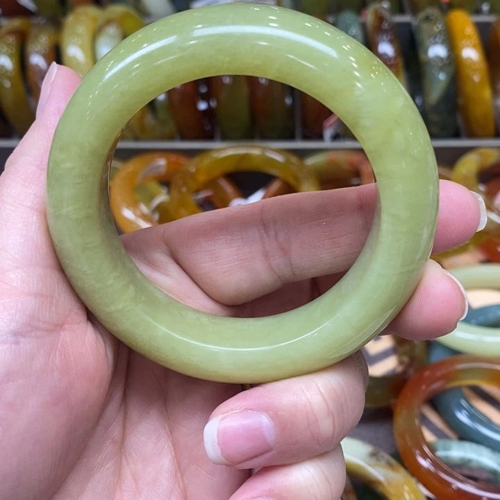 蛇纹石玉未镶嵌手镯