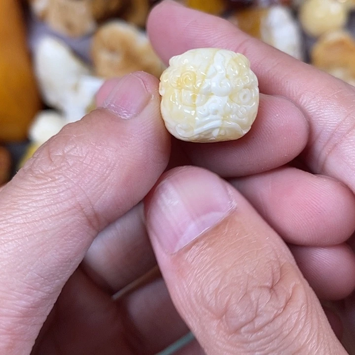 琥珀未镶嵌裸石我