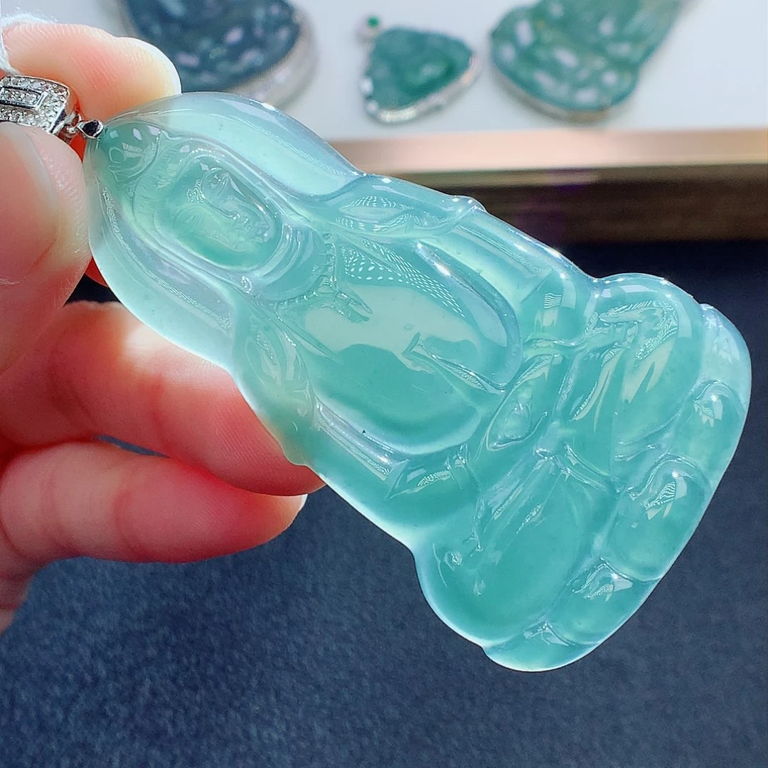 翡翠颈饰未镶嵌翡翠