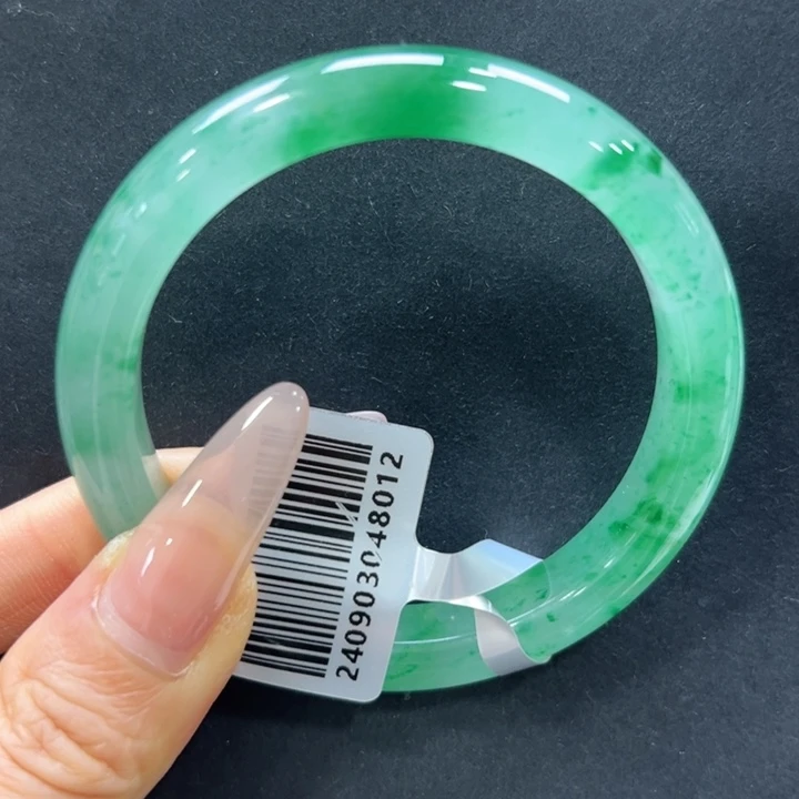 黄***芊未镶嵌手镯石英质玉