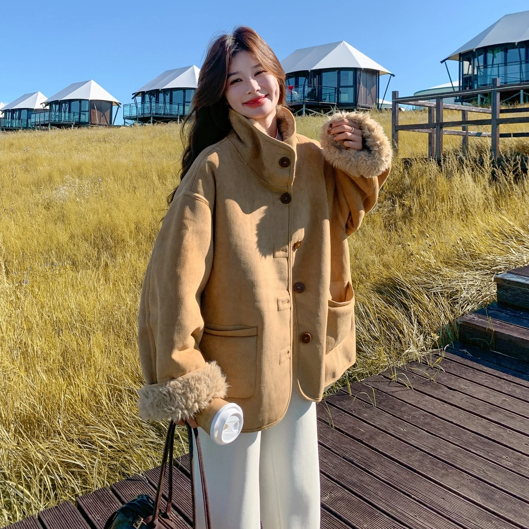 卡其色两面穿羊羔毛外套女冬2025爆款通勤风加厚皮毛一体翻领棉服