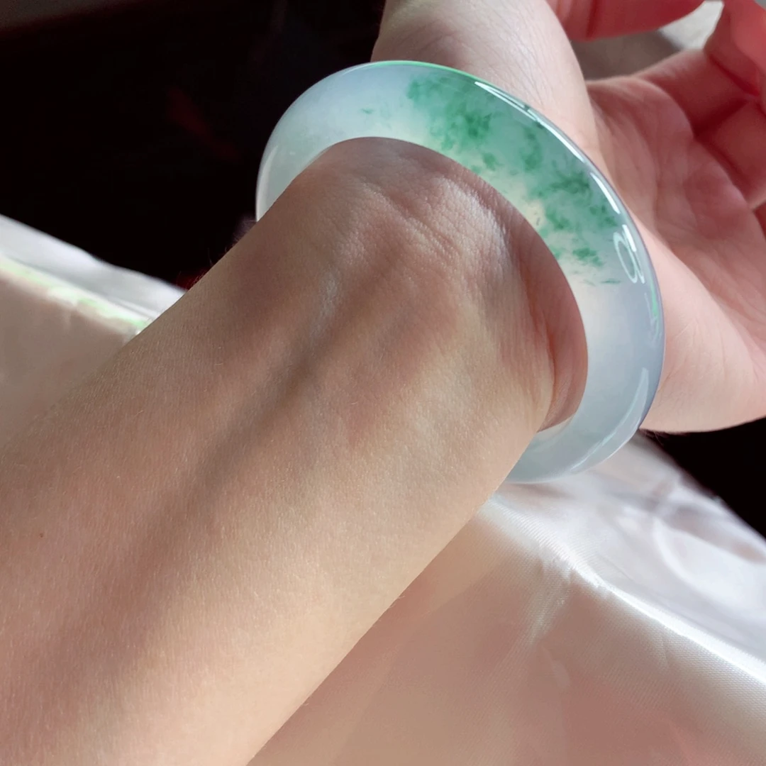 翡翠手镯未镶嵌50冰飘蓝花 至纯至净 灵