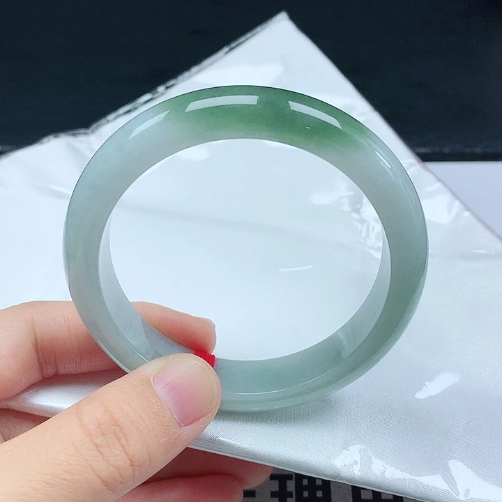 翡翠手镯未镶嵌天然翡翠手镯